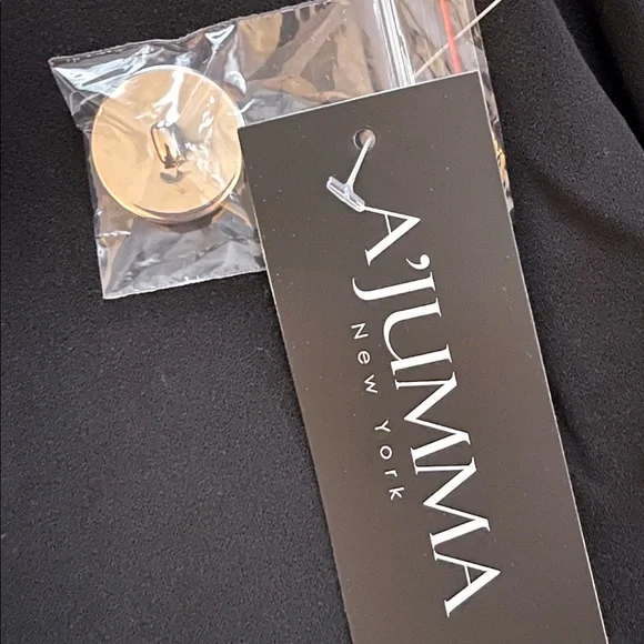 Elegant Black Blazer Coat - Picture 4 of 4